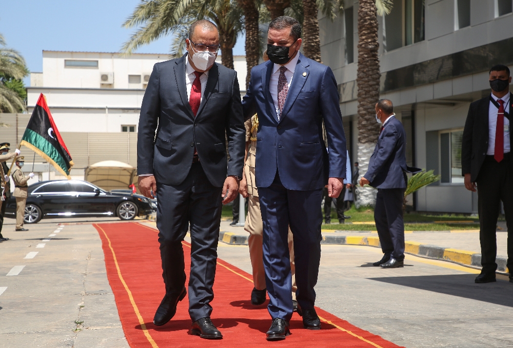 Tunisia PM visits Libya seeking economic cooperation