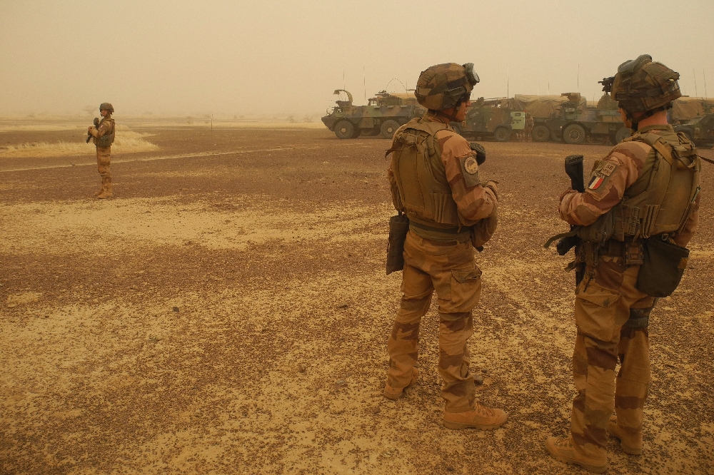 Macron announces Sahel troop drawdown, calls for new force