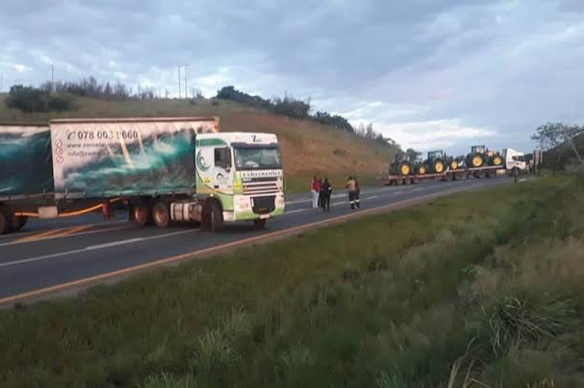 WATCH | Truck drivers' protest : 'Act now to end sabotage of SA's economy', Cyril Ramaphosa told