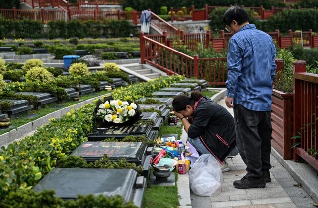 Chinese mourners use AI to digitally resurrect the dead