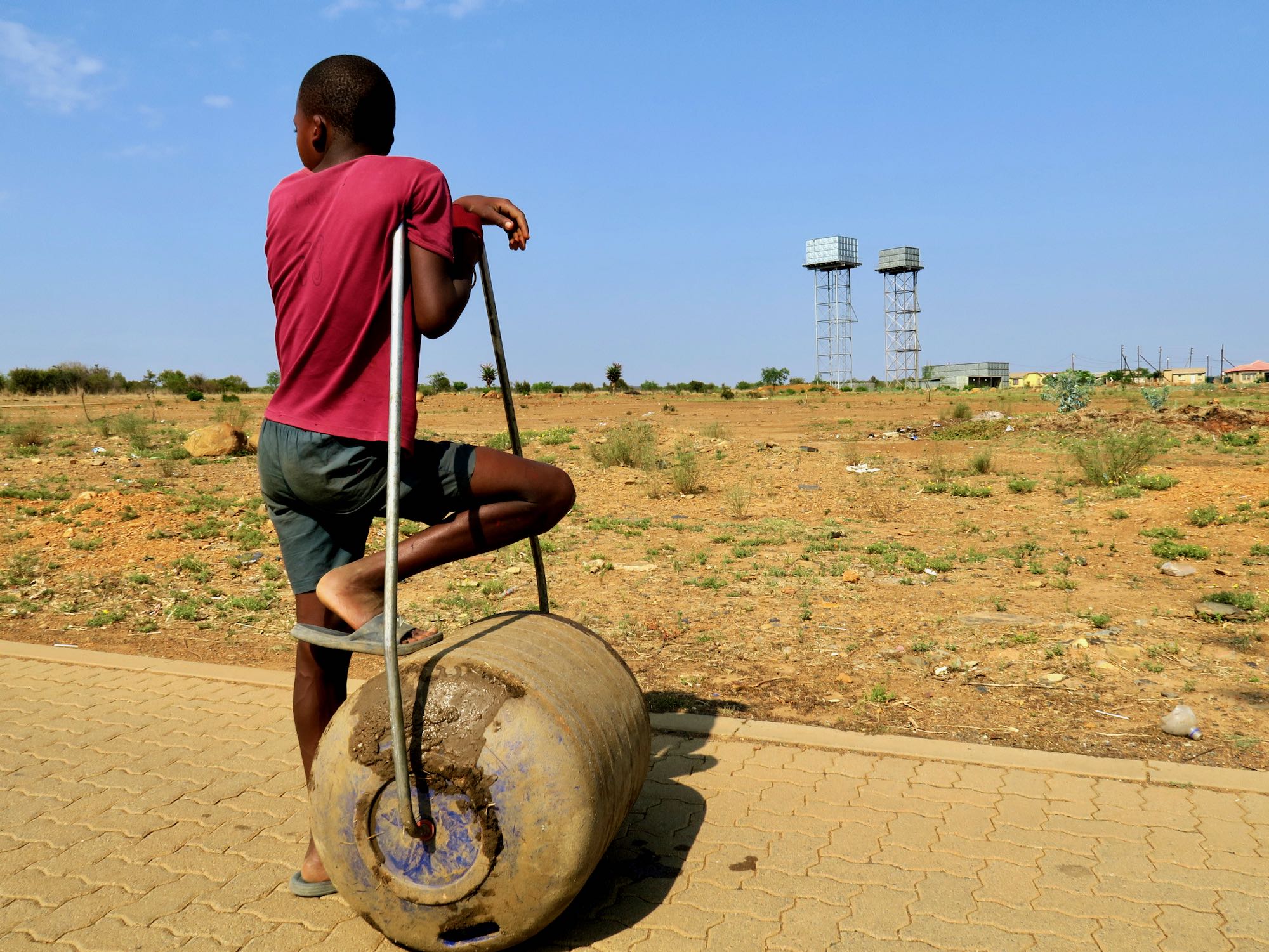 GroundUp pic of water carrier