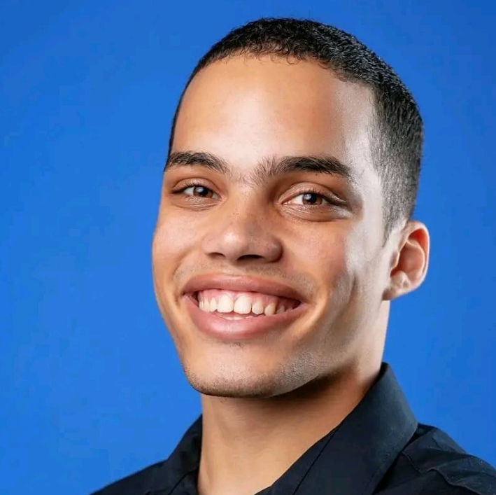 Liam Jacobs
