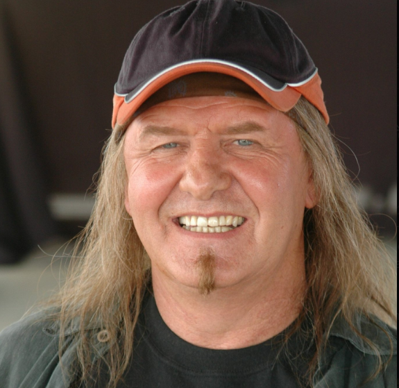 Leon Schuster