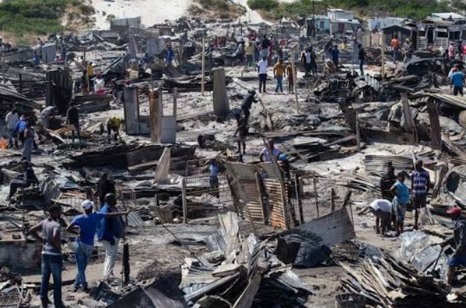 Inferno hits Cape Town: Hundreds left homeless as fires tear through Khayelitsha, Muizenberg shacks