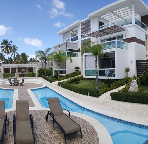 Airbnb boom pushes Cape Town families into illegal buildings