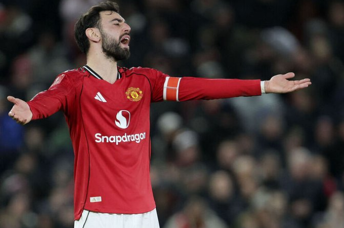 Troubled Man Utd crash out of FA Cup against Brighton