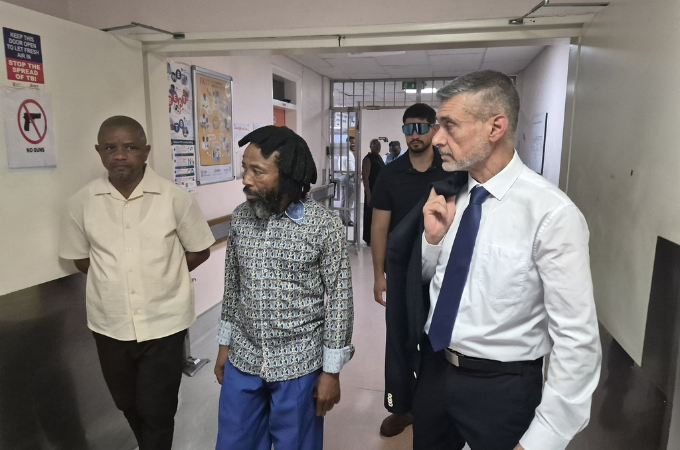 ‘I answer to no one!’ AbaThembu king defies state over Israel visit