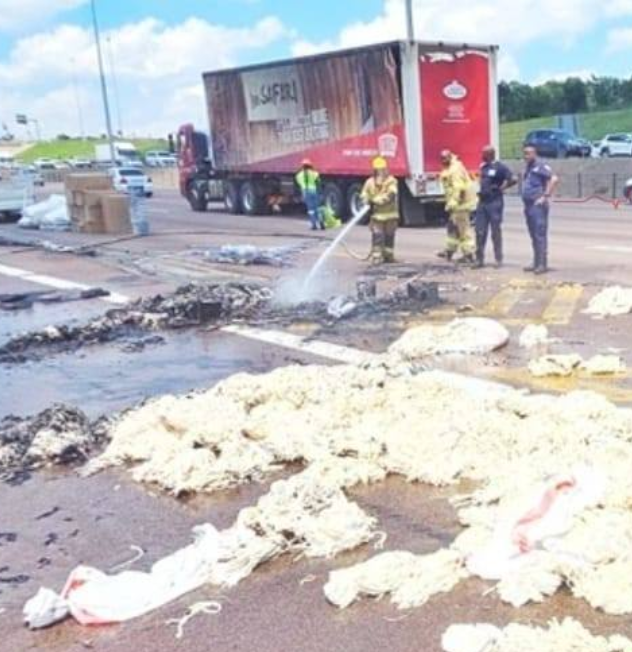 PICS | Cleaner truck explodes in flames – Heroes save the day amid traffic hell