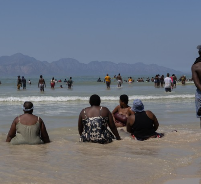 In photos: how Cape Town beat the heat