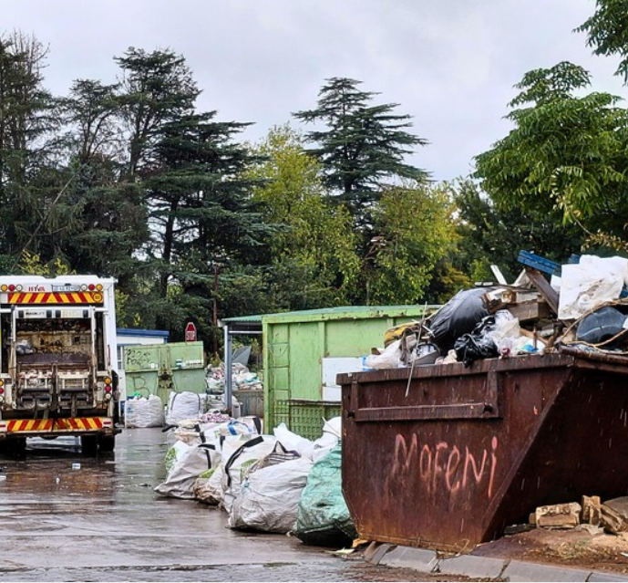 Joburg waste piles up amid labour disputes and landfill closures