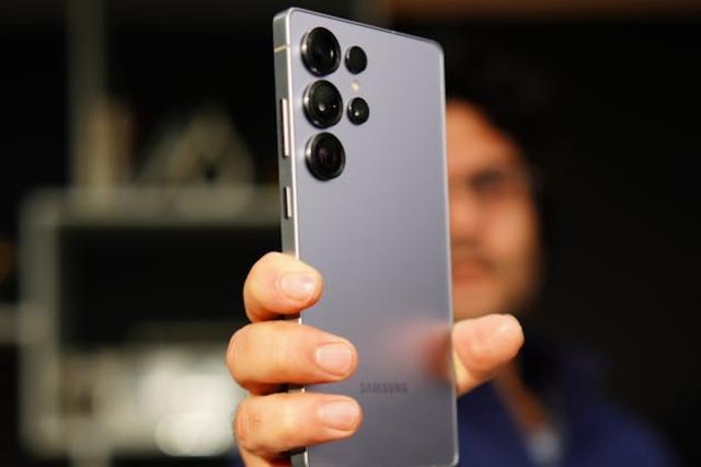 Samsung Electronics expects record $37.9 billion profit in first quarter