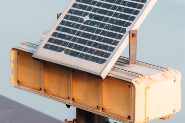 Solar push helps Pakistan temper Gulf energy shock