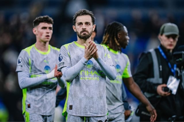 Advantage Arsenal as Man City held in six-goal Everton thriller