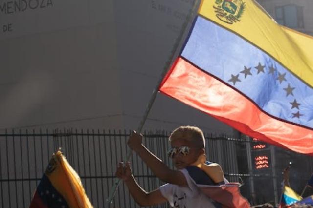 Venezuela to probe death of political prisoner in custody