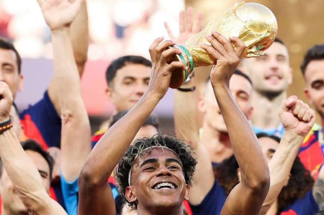 Spain's world champions head home to million-strong Madrid welcome