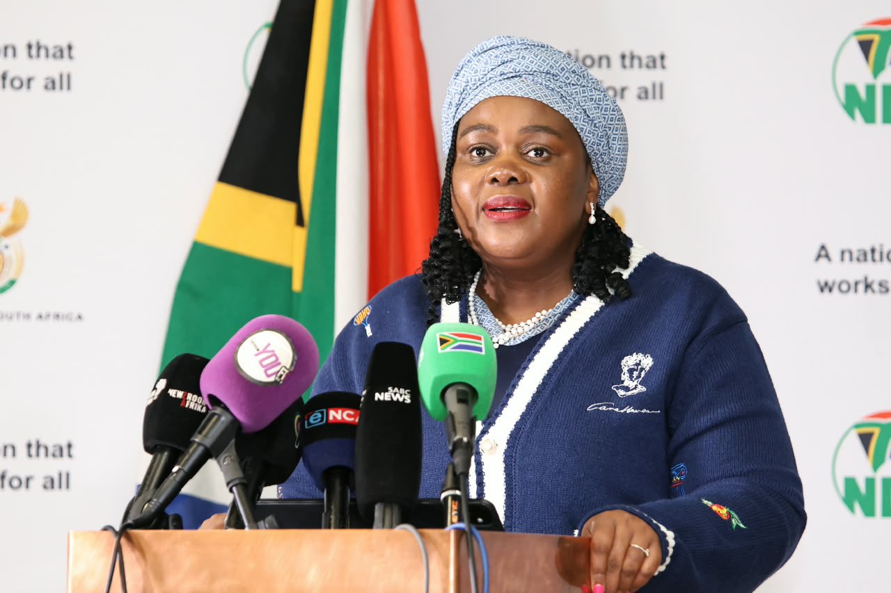 South Africa rules out refugee centres as Kubayi outlines migration plan