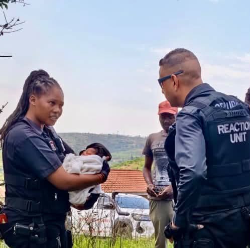 Newborn found abandoned in shopping bag after couple hear cries in KZN bush